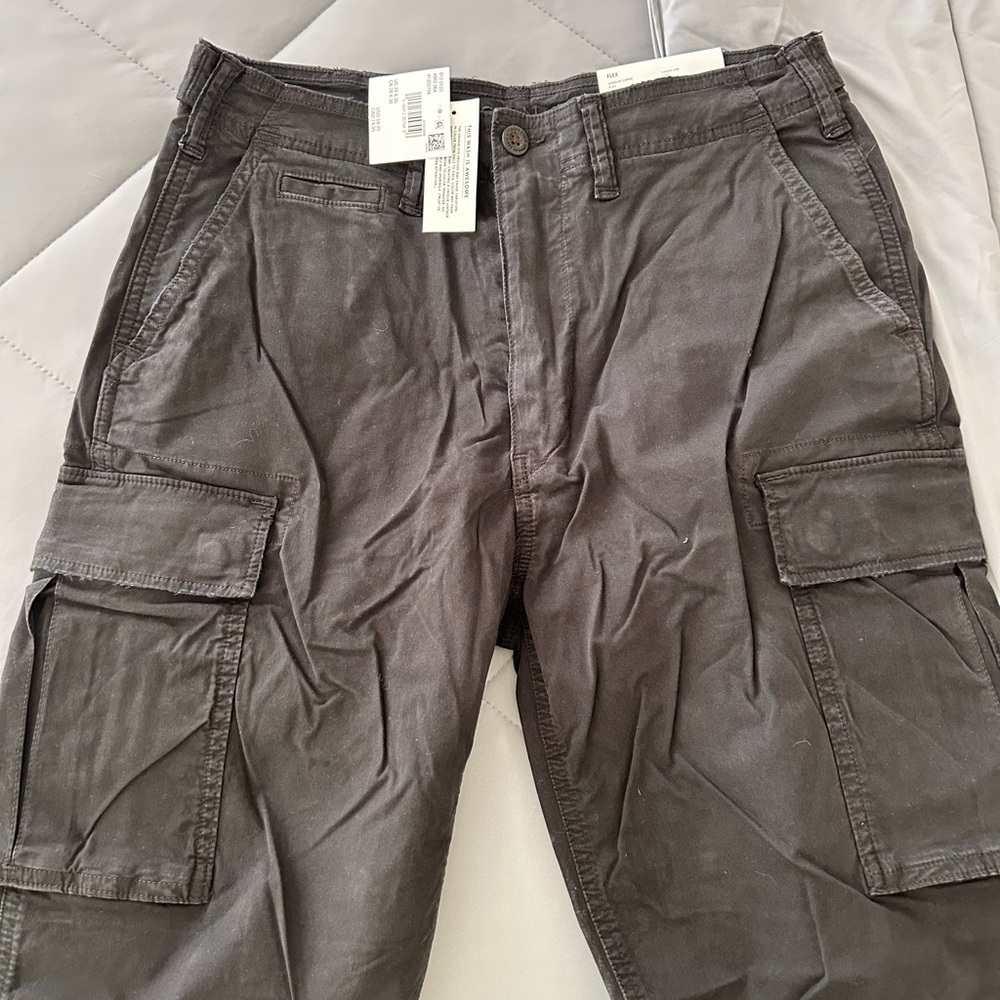 American Eagle Outfitters Cargo Pants in black-Utility Pockets